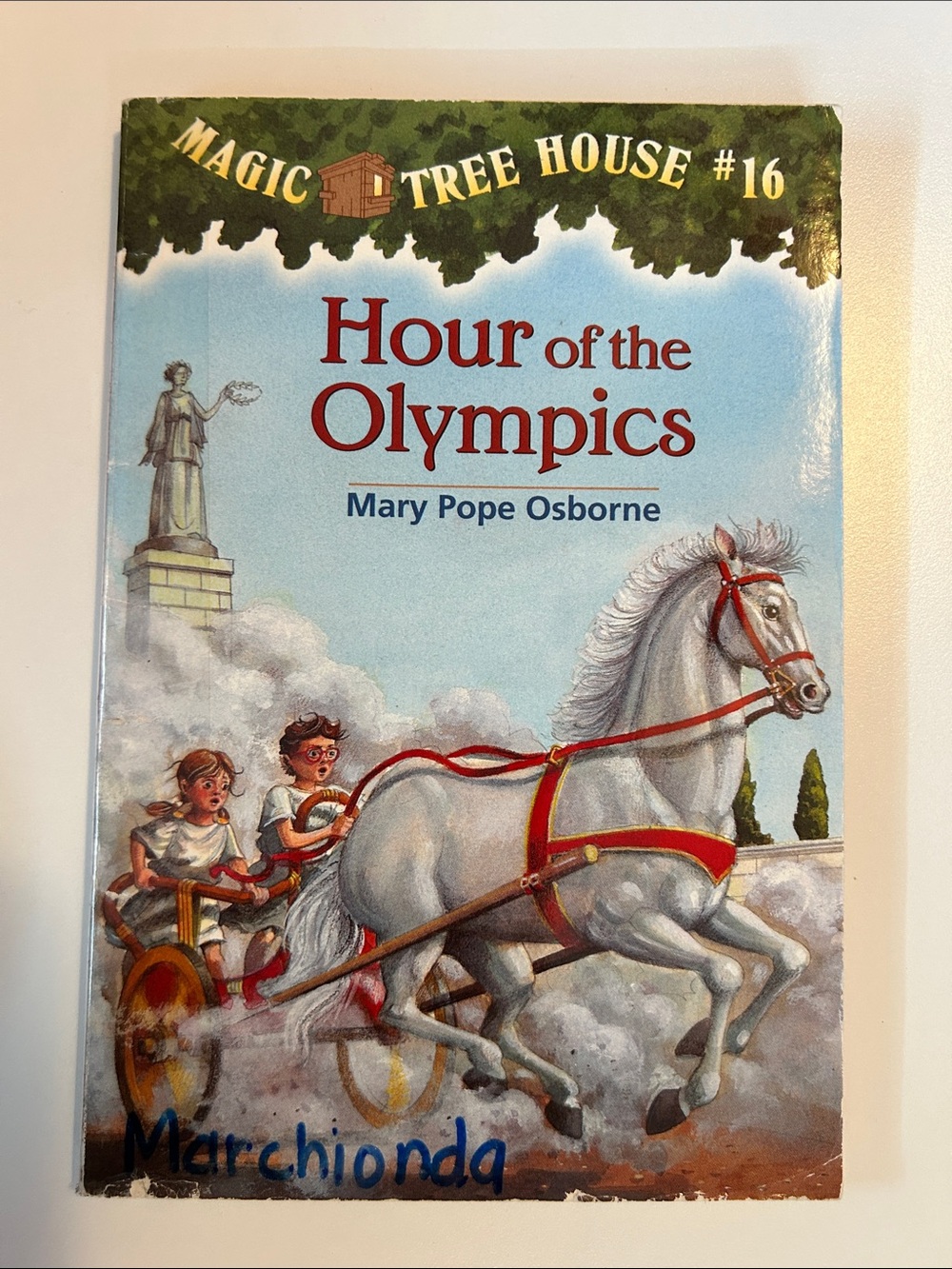 Magic Tree House #16: Hour of the Olympics by Mary Pope Osborne - Blue Cover
